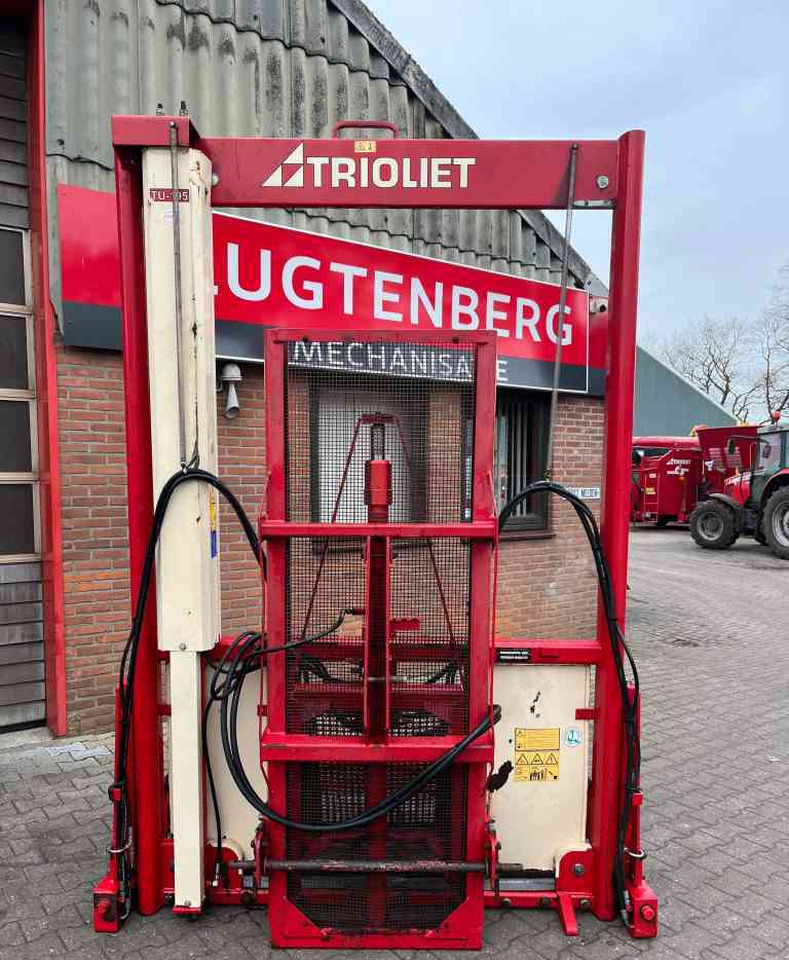 Trioliet TU195 Kuilvoersnijder kuilsnijder hefmast voermachines - Equipo para silos: foto 2 Trioliet TU195 Kuilvoersnijder kuilsnijder hefmast voermachines - Equipo para silos: foto 2
