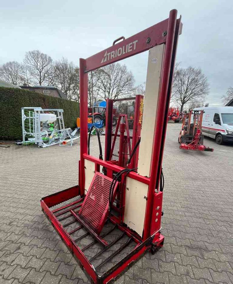 Trioliet TU195 Kuilvoersnijder kuilsnijder hefmast voermachines - Equipo para silos: foto 3 Trioliet TU195 Kuilvoersnijder kuilsnijder hefmast voermachines - Equipo para silos: foto 3