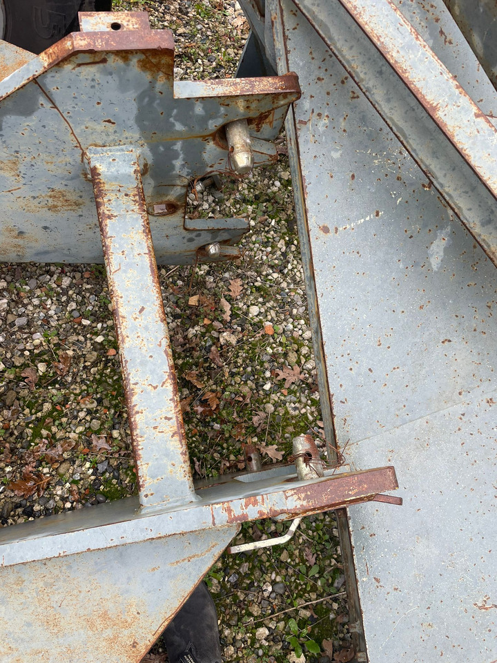 Liebherr  - Grúa automontante: foto 1 Liebherr  - Grúa automontante: foto 1