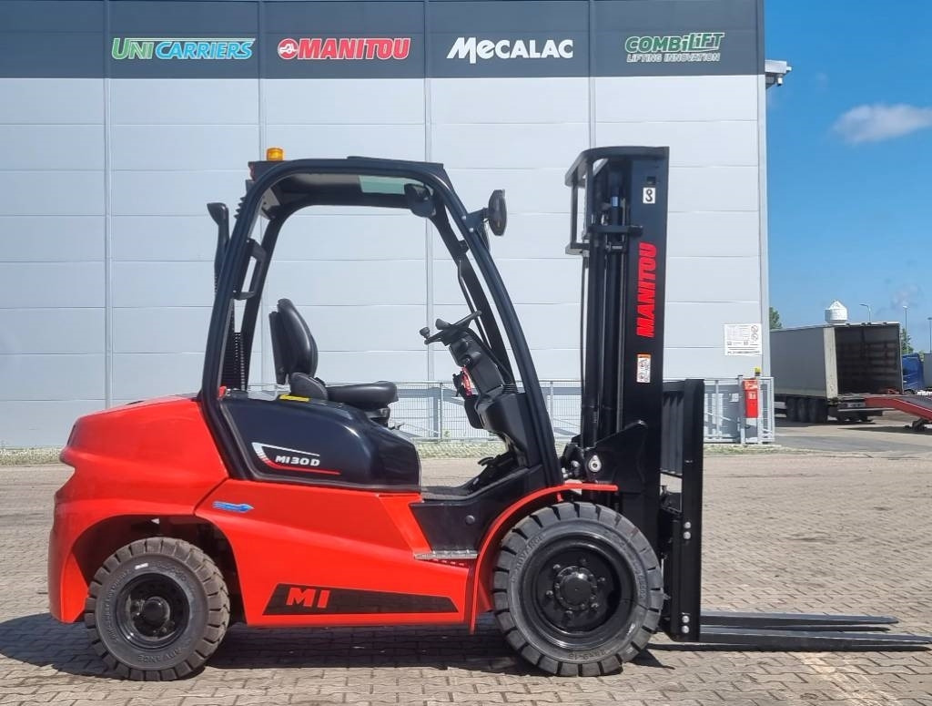 Manitou MI 30 D UNUSED TRIPLEX !! SALE - Carretilla elevadora diésel: foto 1 Manitou MI 30 D UNUSED TRIPLEX !! SALE - Carretilla elevadora diésel: foto 1