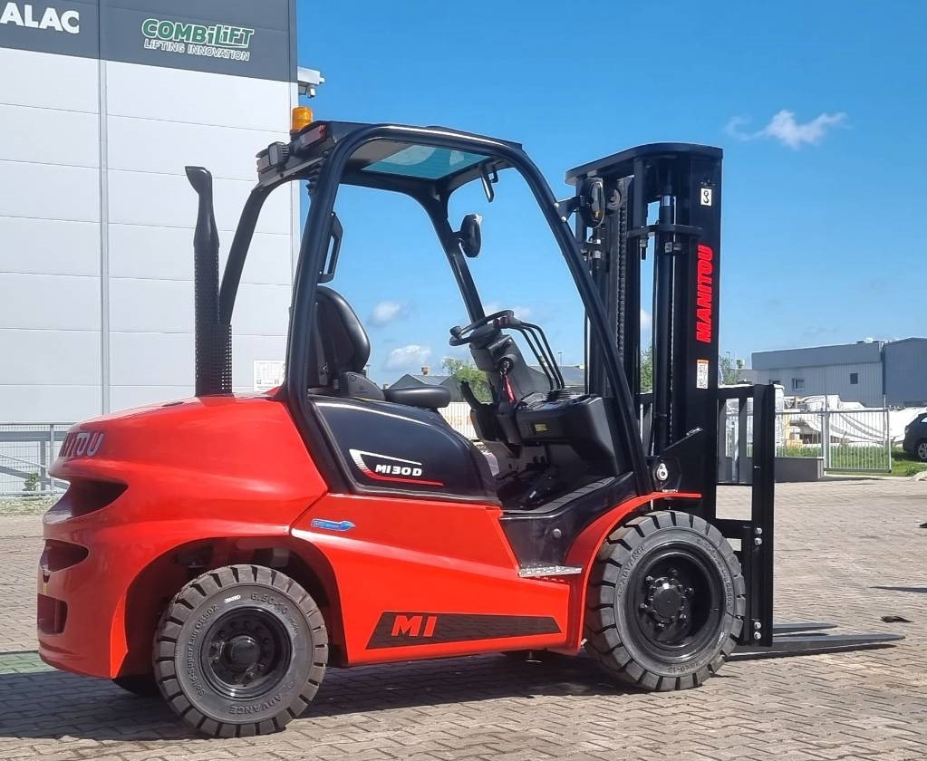 Manitou MI 30 D UNUSED TRIPLEX !! SALE - Carretilla elevadora diésel: foto 3 Manitou MI 30 D UNUSED TRIPLEX !! SALE - Carretilla elevadora diésel: foto 3