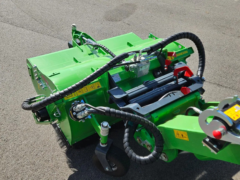 Avant 1100 Borstel met opvangbak - Implemento para Maquinaria agrícola: foto 5 Avant 1100 Borstel met opvangbak - Implemento para Maquinaria agrícola: foto 5