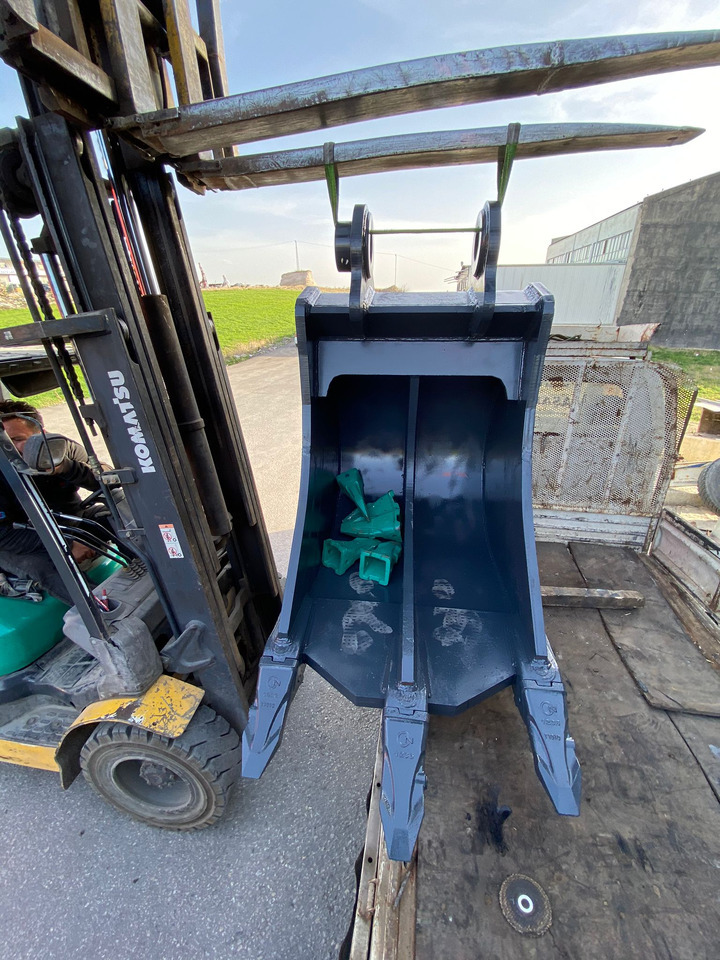 LIUGONG 950 Ripper bucket - Cazo para excavadora: foto 2 LIUGONG 950 Ripper bucket - Cazo para excavadora: foto 2