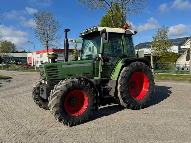 Fendt 308 Holland Farmer, Geveerde vooras, omkeer - Tractor: foto 1 Fendt 308 Holland Farmer, Geveerde vooras, omkeer - Tractor: foto 1