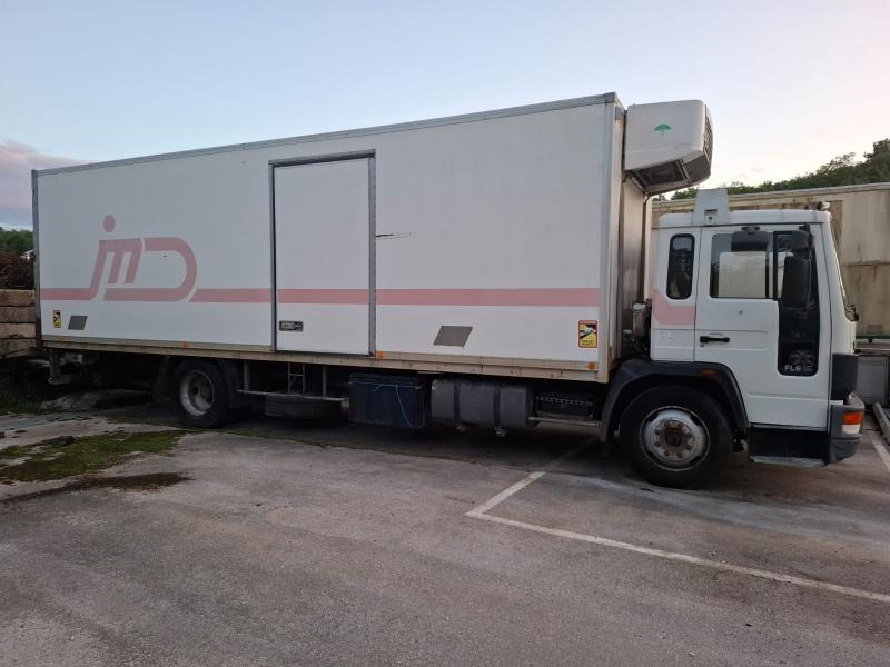 Volvo FL6 - Camión frigorífico: foto 1 Volvo FL6 - Camión frigorífico: foto 1