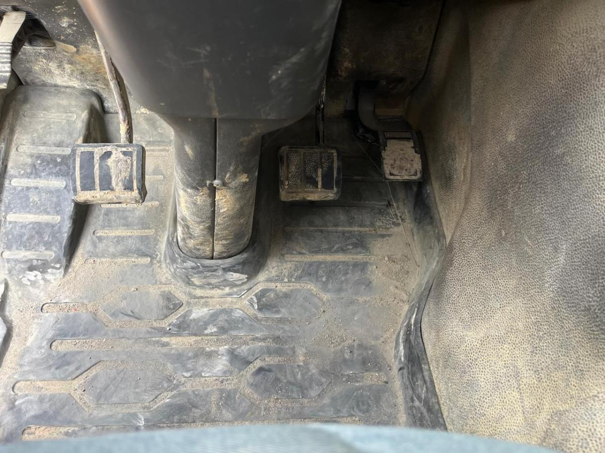 Camión volquete Volvo FM400: foto 11