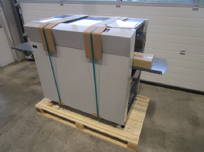 AUTOMATISCHES SCHNEIDSYSTEM UCHIDA AEROCUT ONE - Máquina cortadora de papel: foto 2 AUTOMATISCHES SCHNEIDSYSTEM UCHIDA AEROCUT ONE - Máquina cortadora de papel: foto 2