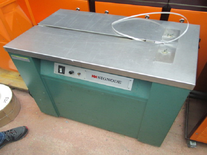 BANDEROLIERMASCHINE SIGNODE MS 220/50 - Máquina de embalaje: foto 1 BANDEROLIERMASCHINE SIGNODE MS 220/50 - Máquina de embalaje: foto 1