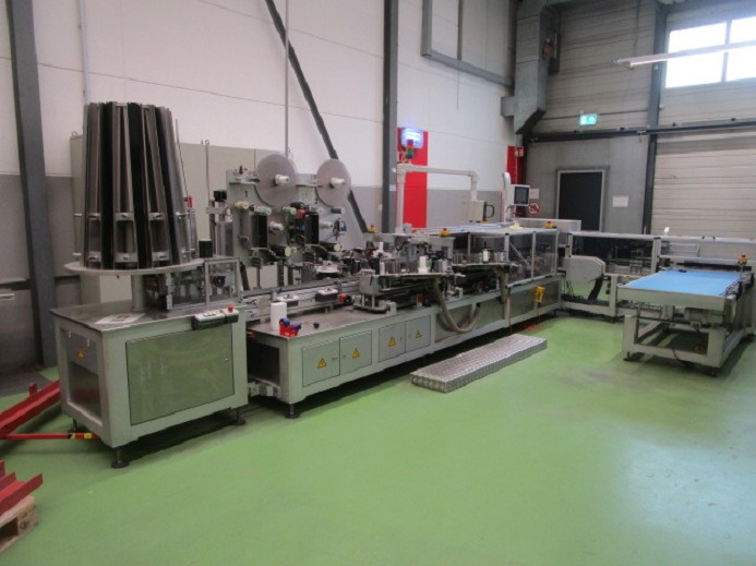 BECHER ETIKETTIERANLAGE SCHLEUTER GU 4S 6 - Máquina de embalaje: foto 1 BECHER ETIKETTIERANLAGE SCHLEUTER GU 4S 6 - Máquina de embalaje: foto 1