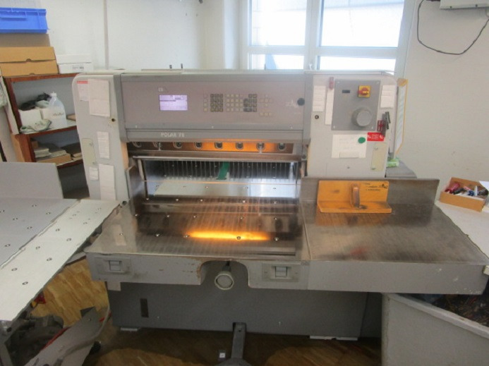 POLAR 78 ES - Máquina cortadora de papel: foto 3 POLAR 78 ES - Máquina cortadora de papel: foto 3