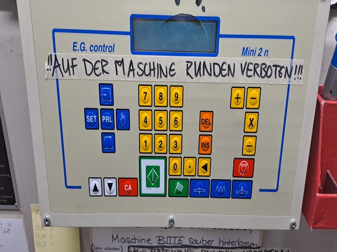 POLAR 80 EL - Máquina cortadora de papel: foto 2 POLAR 80 EL - Máquina cortadora de papel: foto 2