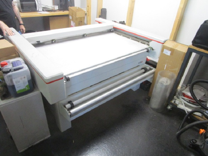 SCHNEIDEPLOTTER ZÜND P-1200 PLUS - Máquina cortadora de papel: foto 2 SCHNEIDEPLOTTER ZÜND P-1200 PLUS - Máquina cortadora de papel: foto 2