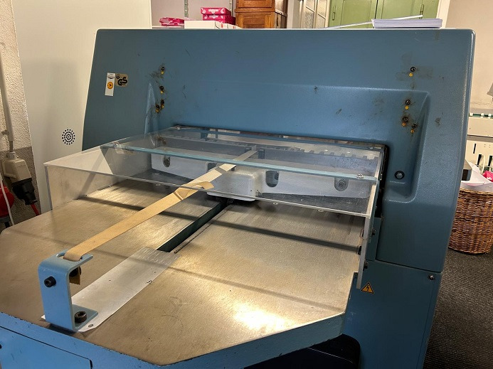 WOHLENBERG 76 - Máquina cortadora de papel: foto 3 WOHLENBERG 76 - Máquina cortadora de papel: foto 3