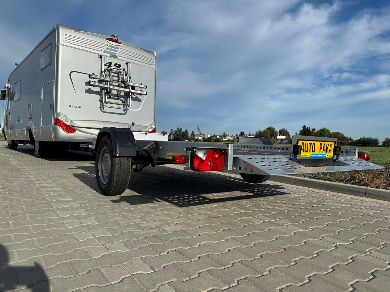 Arrendamiento de  PRZYCZEPA DO MOTOCYKLA QUADA RAMPA UCHYLNA Z POMPĄ ELEKTRYCZNĄ DMC 1800 PRZYCZEPA DO MOTOCYKLA QUADA RAMPA UCHYLNA Z POMPĄ ELEKTRYCZNĄ DMC 1800: foto 6