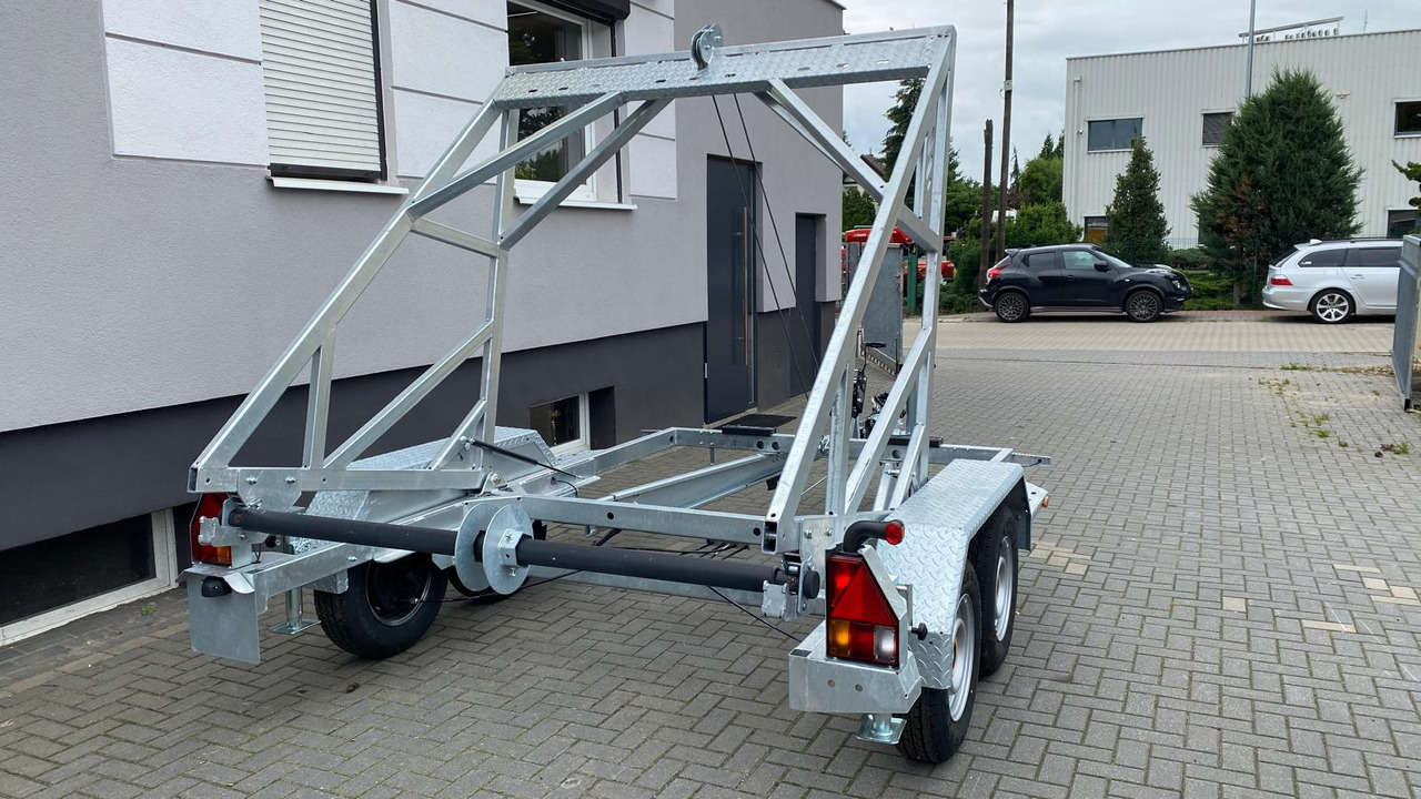 PRZYCZEPA WARK KABLOWA Z WCIĄGARKĄ RĘCZNĄ, DMC 3500 KG / WARK Cable Trailer with Manual Winch, DMC 3500 KG - Remolque portabobinas: foto 4 PRZYCZEPA WARK KABLOWA Z WCIĄGARKĄ RĘCZNĄ, DMC 3500 KG / WARK Cable Trailer with Manual Winch, DMC 3500 KG - Remolque portabobinas: foto 4