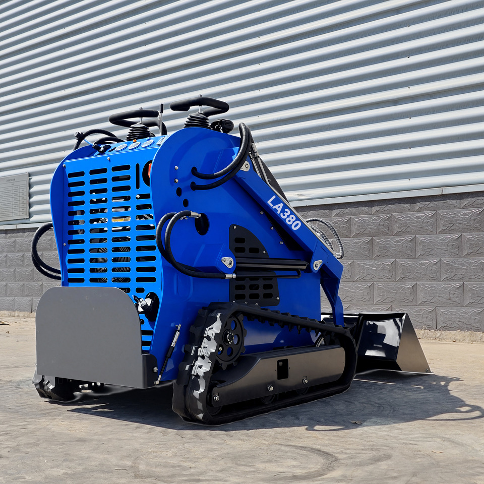 Minicargadora nuevo LEZUM LA380 Mini Skid Steer Loader Compact Track Diesel Cheap Mini Skid Steer Loader For Sale With Mini Skid Steer Attachments 4 In 1 Bucket: foto 6