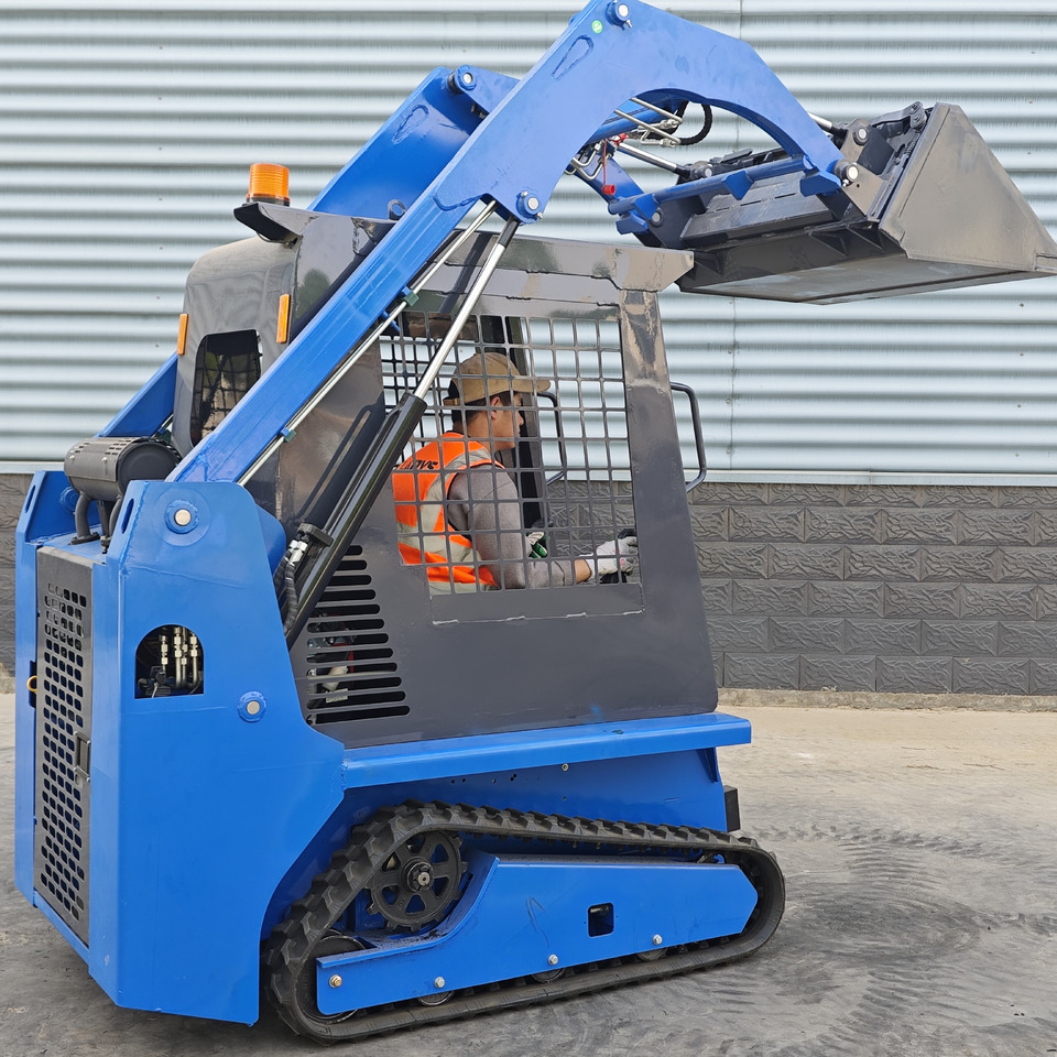 Minicargadora nuevo LEZUM LA670 Mini Small Skid Steer Loader Compact Track Diesel Mini Skid Steer Loader For Sale With Small Mini Skid Steer Attachments 4 In 1 Bucket: foto 6 Minicargadora nuevo LEZUM LA670 Mini Small Skid Steer Loader Compact Track Diesel Mini Skid Steer Loader For Sale With Small Mini Skid Steer Attachments 4 In 1 Bucket: foto 6