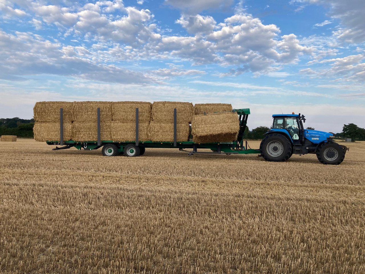 GST BALE STACKER - Remolque autocargador: foto 1 GST BALE STACKER - Remolque autocargador: foto 1