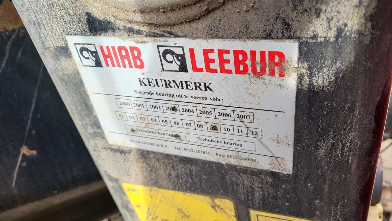 Camión volquete para transporte de materiales áridos MAN 33.414 6X6 HIAB 102 33.414: foto 24