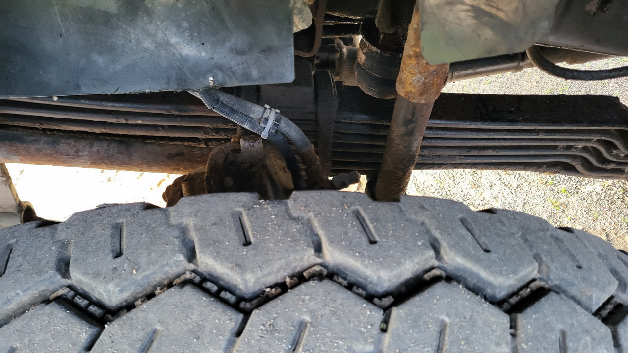 Camión volquete para transporte de materiales áridos MAN 33.414 6X6 HIAB 102 33.414: foto 30