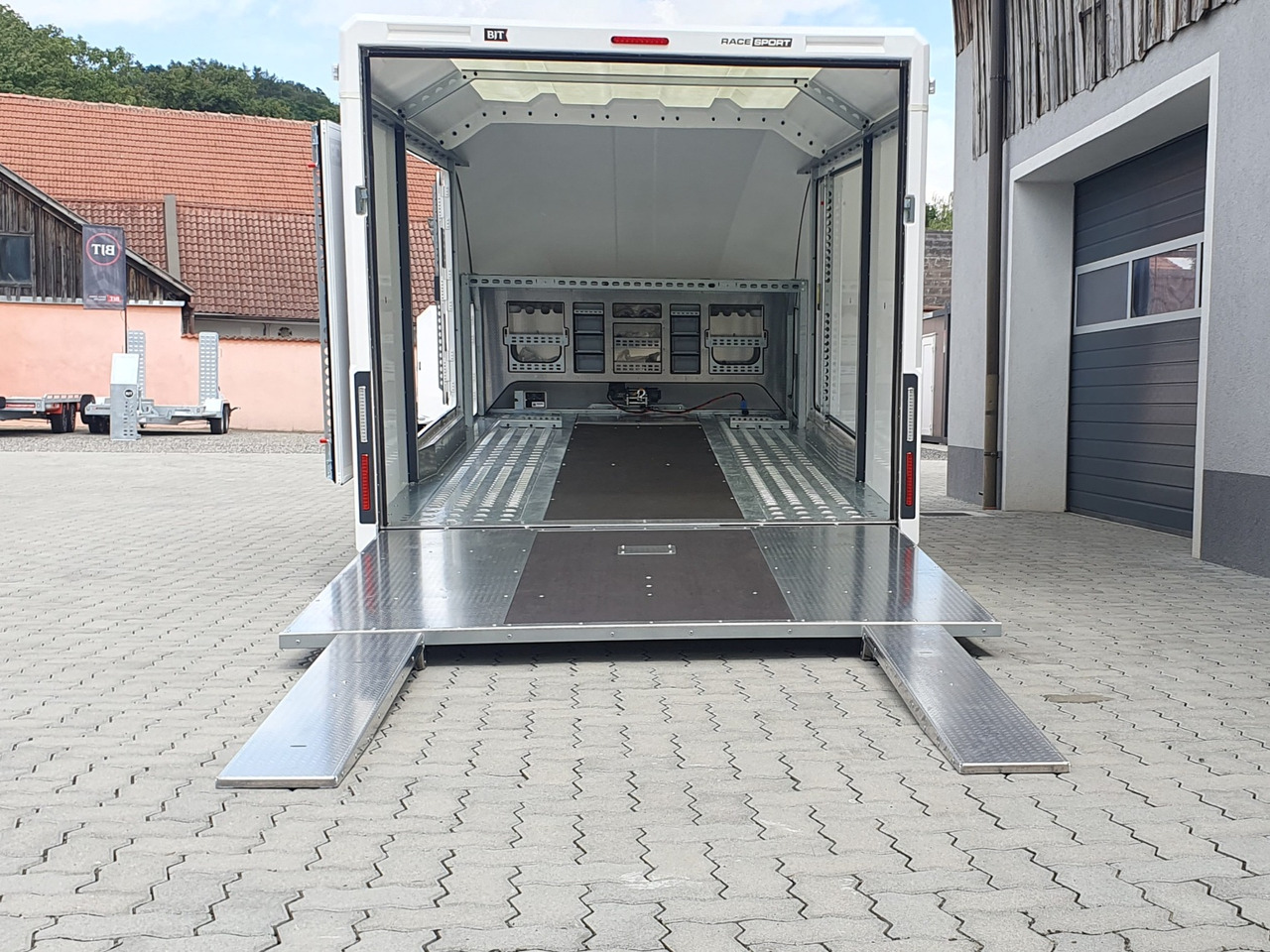 Arrendamiento de BRIAN JAMES TRAILERS NEW Race Sport BRIAN JAMES TRAILERS NEW Race Sport: foto 9