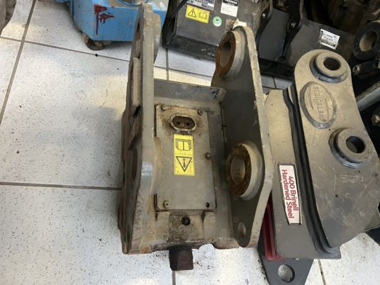 Attache rapide hydraulique Arden qa20 - qa21 - Acoplamiento rápido: foto 4 Attache rapide hydraulique Arden qa20 - qa21 - Acoplamiento rápido: foto 4