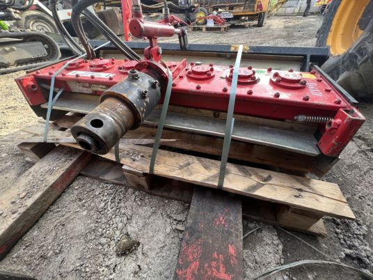 Enfouisseur de pierres - Equipo para trabajo del suelo: foto 4 Enfouisseur de pierres - Equipo para trabajo del suelo: foto 4