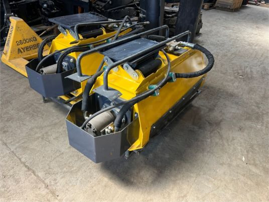 Epareuse pour pelle de 2T à 4T5 - Desbrozadora de martillos/ Trituradora: foto 3 Epareuse pour pelle de 2T à 4T5 - Desbrozadora de martillos/ Trituradora: foto 3