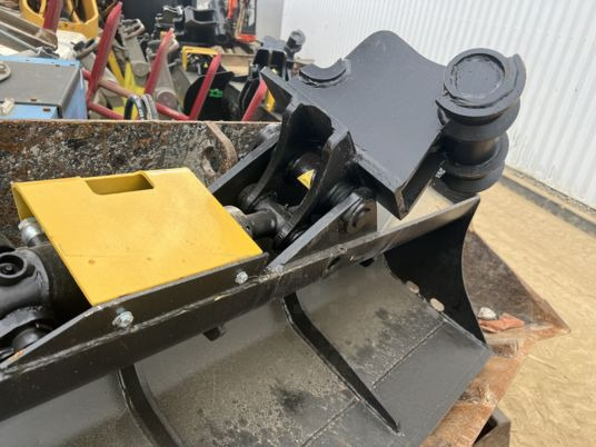 Godet de curage orientable Morin M1 - Cazo para excavadora: foto 4 Godet de curage orientable Morin M1 - Cazo para excavadora: foto 4