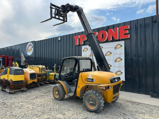 JCB 520-40 à 23500 € HT - Manipulador telescópico: foto 4 JCB 520-40 à 23500 € HT - Manipulador telescópico: foto 4