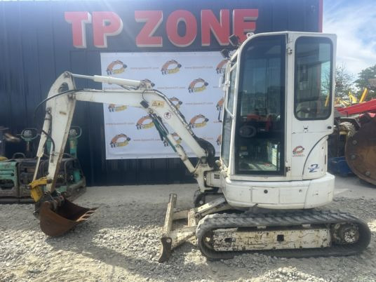 Komatsu PC26MR-3 cabine à 19500€ HT - Miniexcavadora: foto 2 Komatsu PC26MR-3 cabine à 19500€ HT - Miniexcavadora: foto 2
