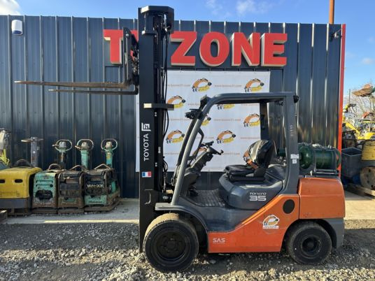 Toyota Tonero 35 à 19900 Euros HT - Carretilla elevadora de gas: foto 4 Toyota Tonero 35 à 19900 Euros HT - Carretilla elevadora de gas: foto 4