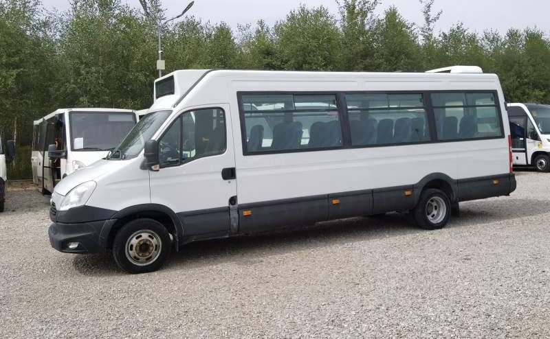 Iveco Daily 23 *NOWY SILNIK* 2 SZTUKI*, klima, winda - Autobús suburbano: foto 4 Iveco Daily 23 *NOWY SILNIK* 2 SZTUKI*, klima, winda - Autobús suburbano: foto 4