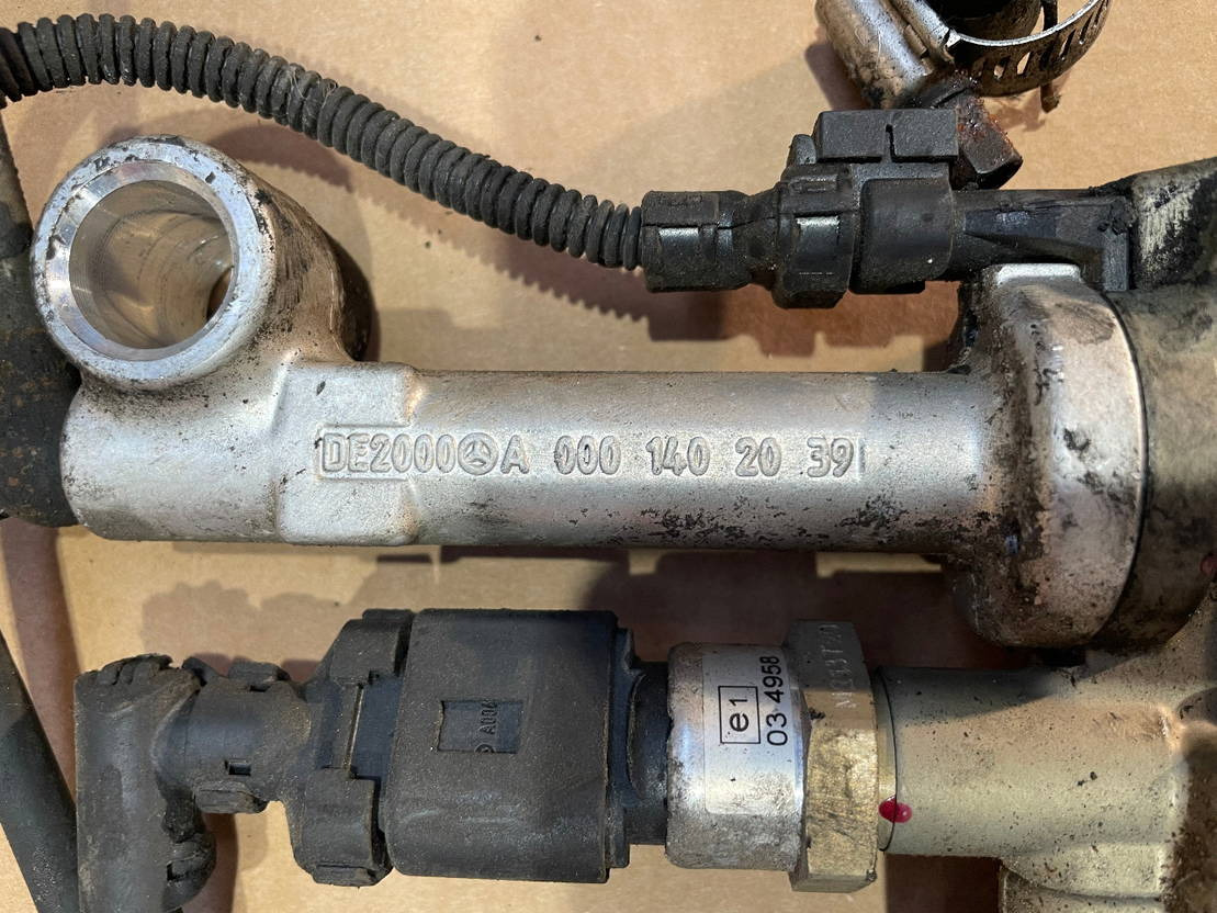 Mercedes-Benz Ad Blue Dosiereinheit A0001402039 A 0001402039 Mercedes Actros Cit - Sistema de escape para Autobús: foto 2 Mercedes-Benz Ad Blue Dosiereinheit A0001402039 A 0001402039 Mercedes Actros Cit - Sistema de escape para Autobús: foto 2