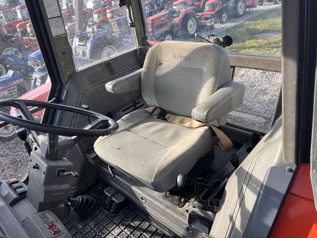 Kubota M1-65 - Tractor: foto 4 Kubota M1-65 - Tractor: foto 4