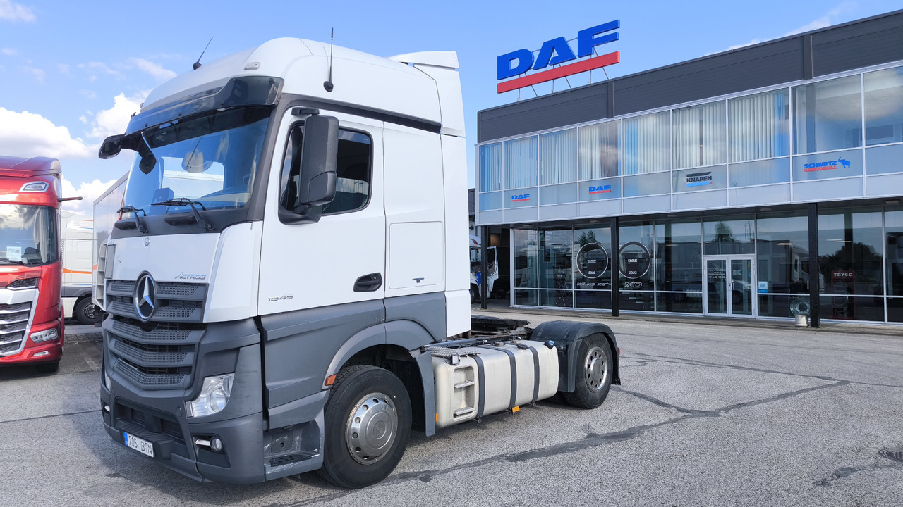 MERCEDES-BENZ Actros 1845 - Cabeza tractora: foto 1 MERCEDES-BENZ Actros 1845 - Cabeza tractora: foto 1