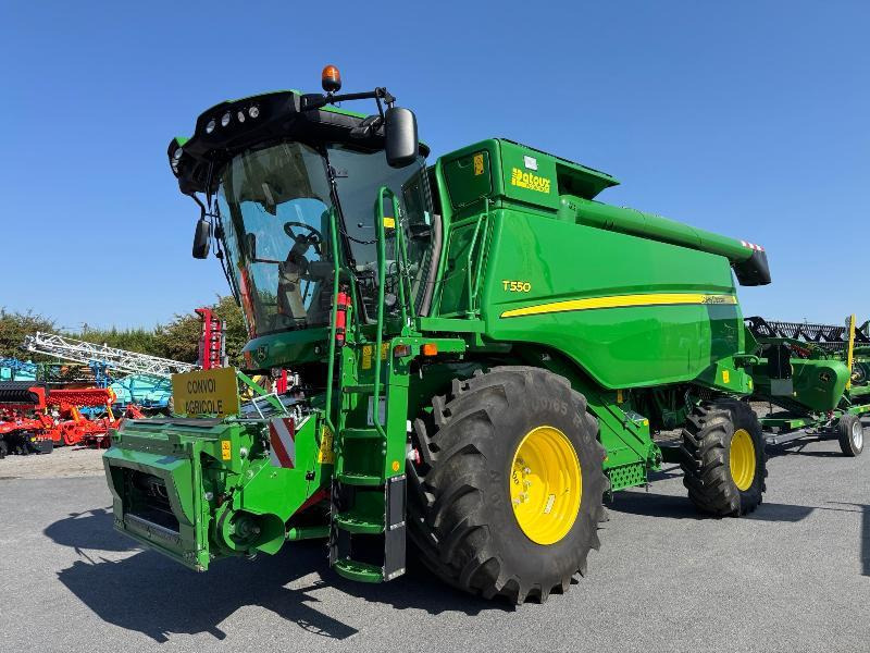 JOHN DEERE T550 - Cosechadora de granos: foto 1 JOHN DEERE T550 - Cosechadora de granos: foto 1