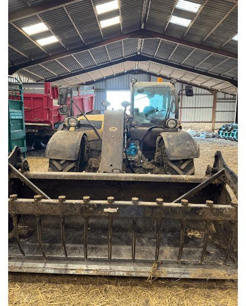 NEW-HOLLAND TH6.32S - Manipulador telescópico: foto 2 NEW-HOLLAND TH6.32S - Manipulador telescópico: foto 2