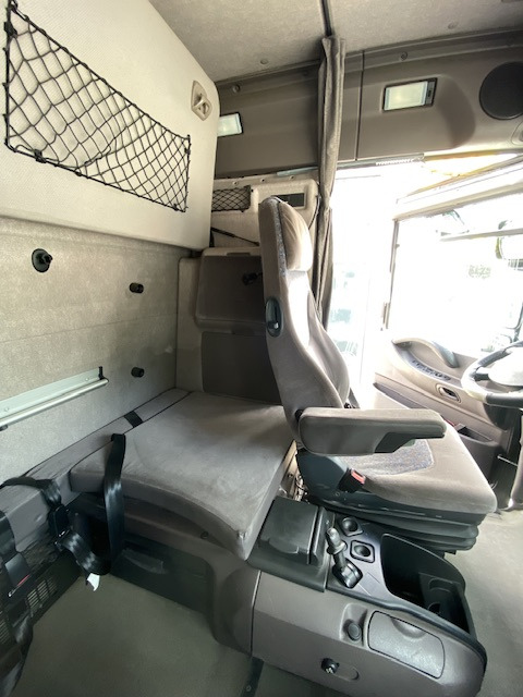 Arrendamiento de Renault Magnum 460 Dxi iShift Renault Magnum 460 Dxi iShift: foto 32 Arrendamiento de Renault Magnum 460 Dxi iShift Renault Magnum 460 Dxi iShift: foto 32