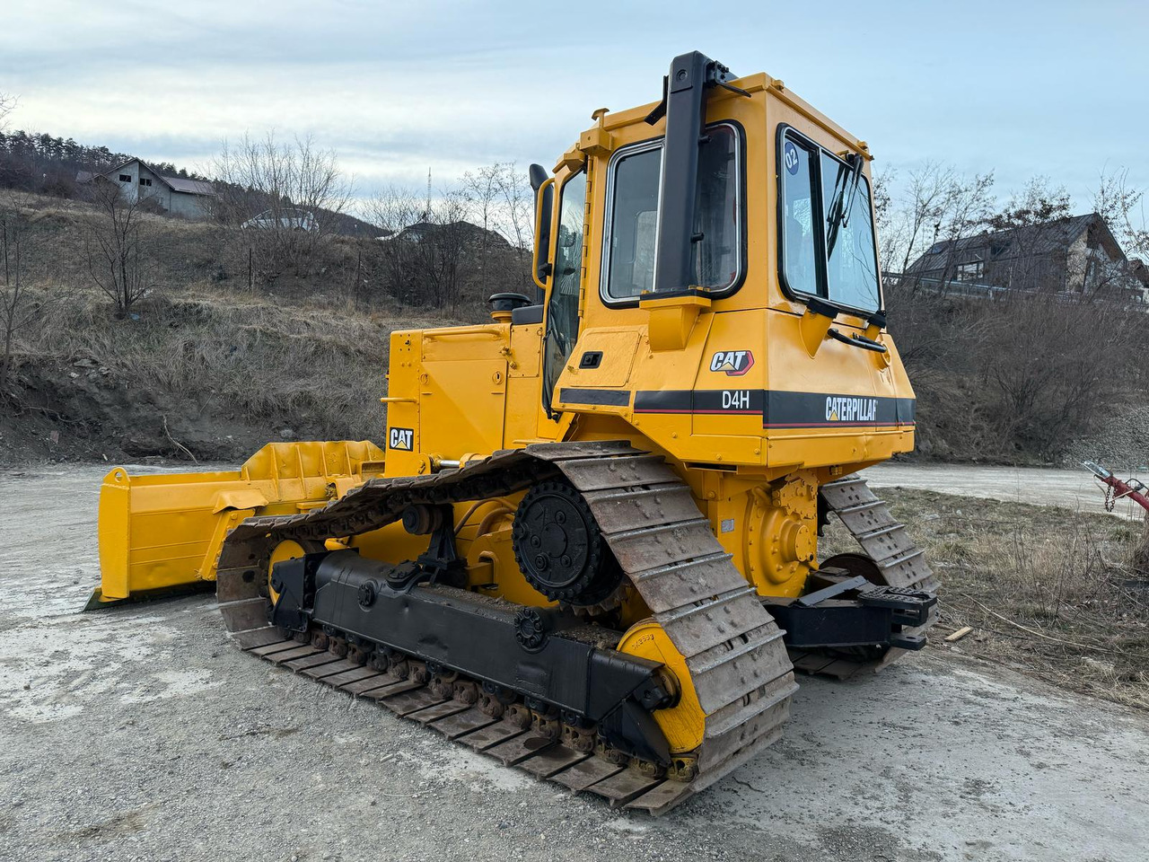 CATERPILLAR D4H BULLDOZER - Bulldozer: foto 4 CATERPILLAR D4H BULLDOZER - Bulldozer: foto 4