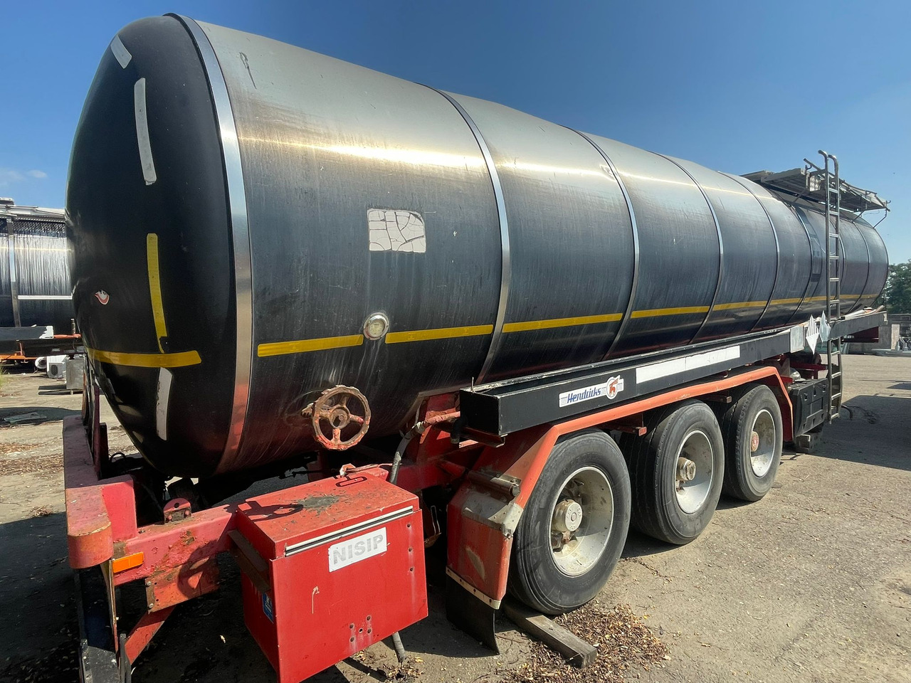 HENDRICK BITUMEN SEMI-TRAILER - Semirremolque cisterna: foto 1 HENDRICK BITUMEN SEMI-TRAILER - Semirremolque cisterna: foto 1
