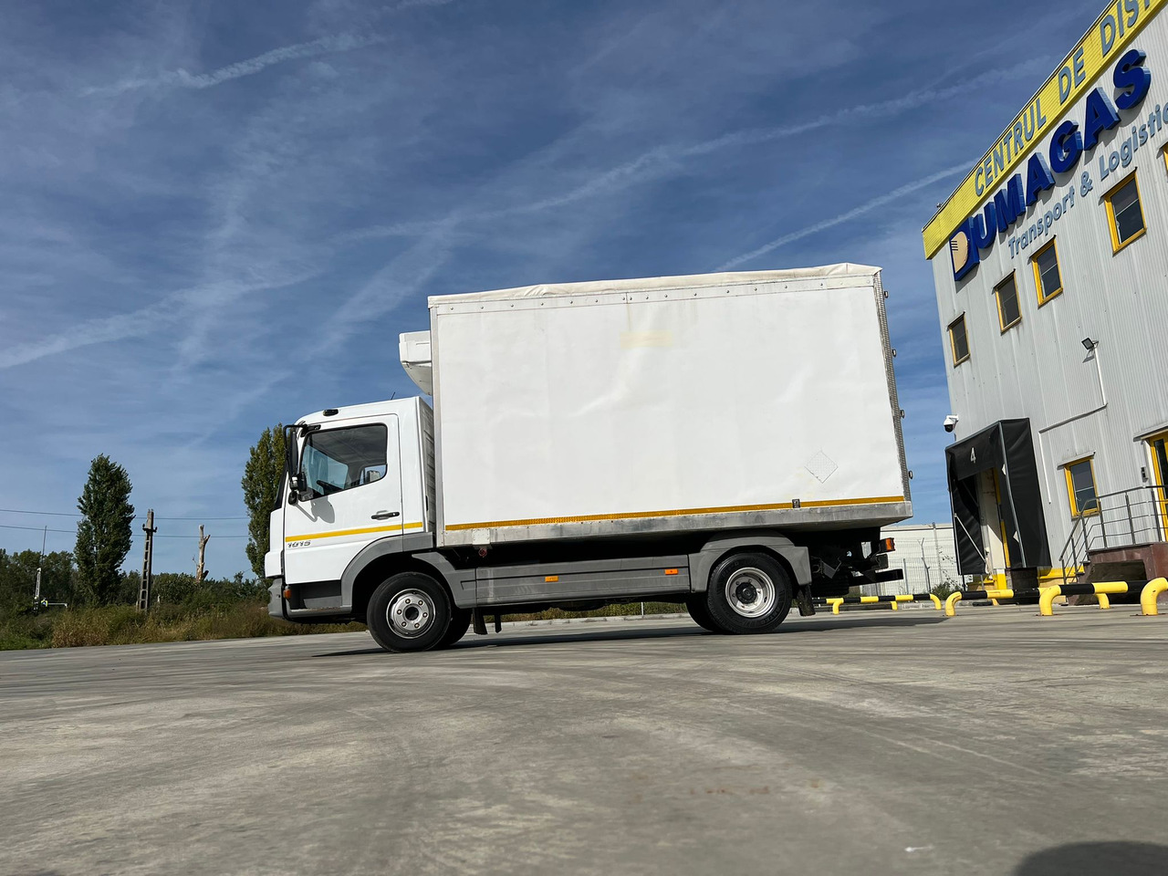 Mercedes-Benz Atego 10.15 Thermo King -20 C, Meat on hooks transport - Camión frigorífico: foto 2 Mercedes-Benz Atego 10.15 Thermo King -20 C, Meat on hooks transport - Camión frigorífico: foto 2