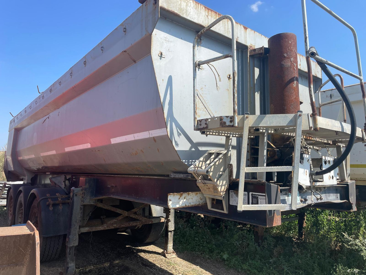 NPF-POTSDAM SKS 27 Tipper Semi-trailer - Semirremolque volquete: foto 1 NPF-POTSDAM SKS 27 Tipper Semi-trailer - Semirremolque volquete: foto 1