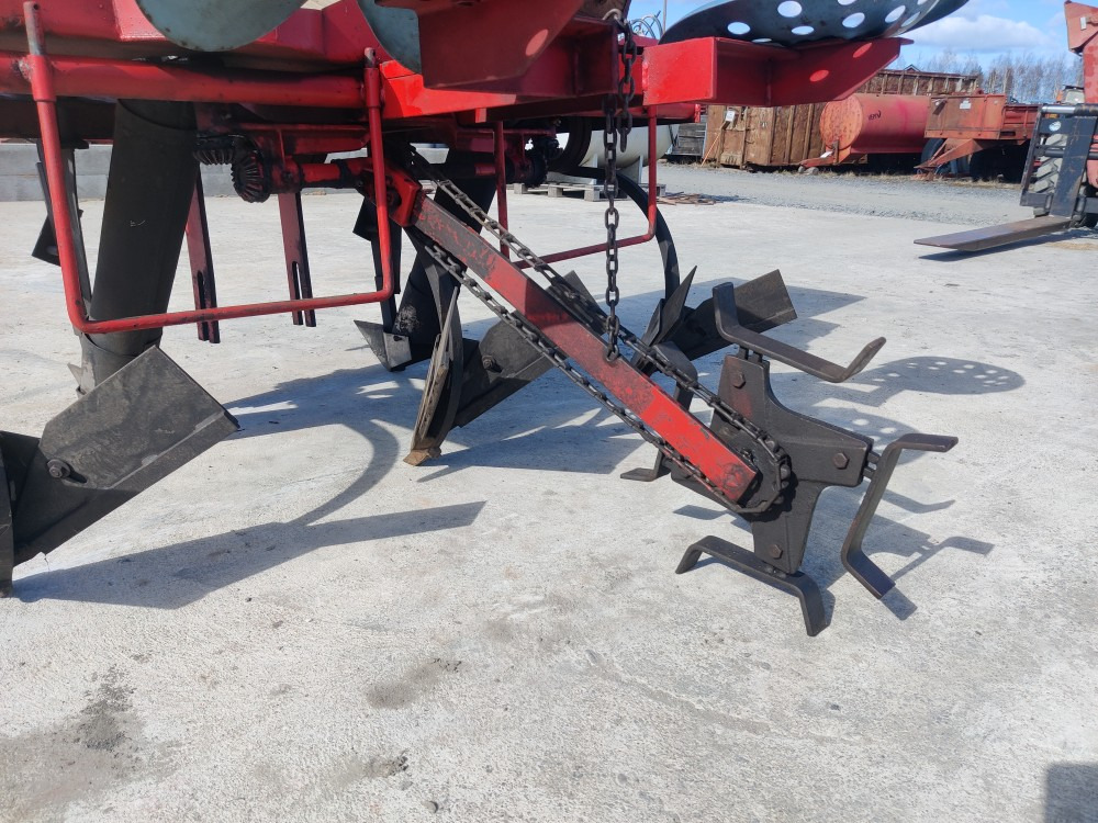 Eho Kone kahden istuttava rulettikone - Plantadora de patatas: foto 3 Eho Kone kahden istuttava rulettikone - Plantadora de patatas: foto 3