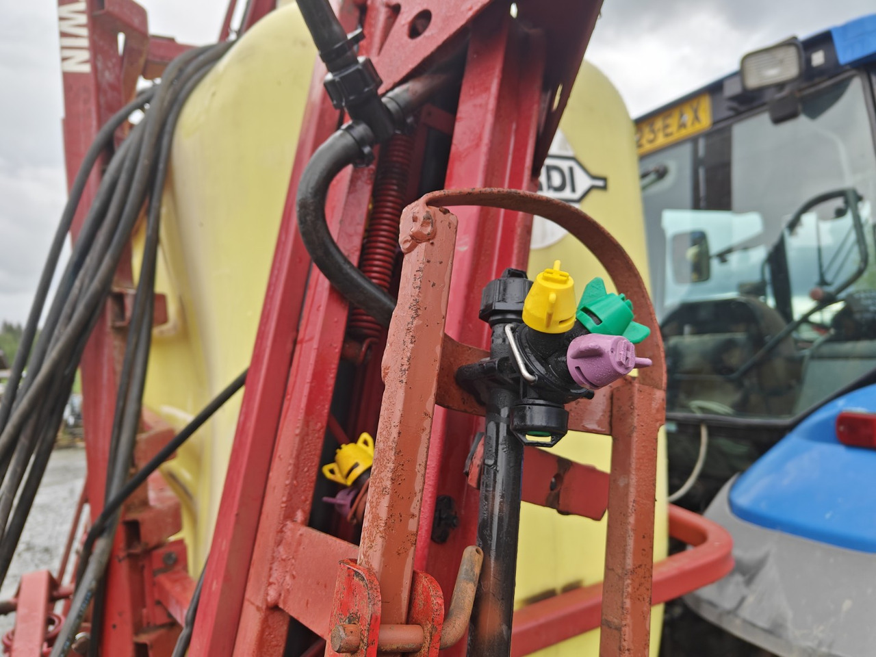 HARDI Hardi Master 1200L - 15-18m - Katsastettu - Kasvinsuojeluruisku - Pulverizador suspendido: foto 4 HARDI Hardi Master 1200L - 15-18m - Katsastettu - Kasvinsuojeluruisku - Pulverizador suspendido: foto 4