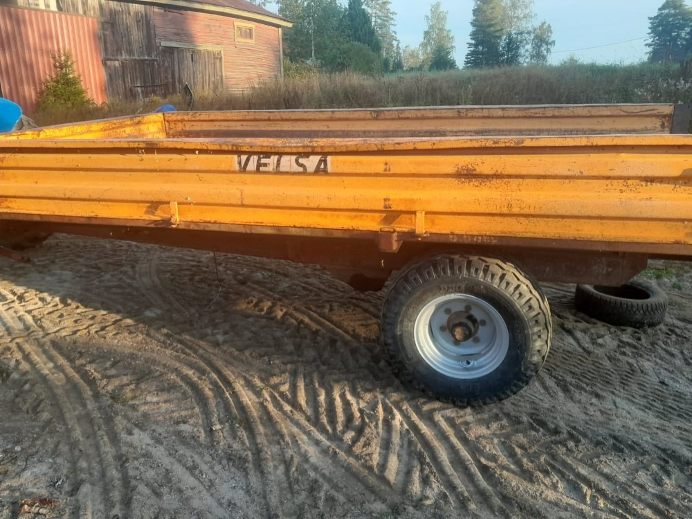 Kippikärry Velsa 1-akselinen peltilaidoilla - Remolque volquete agrícola: foto 1 Kippikärry Velsa 1-akselinen peltilaidoilla - Remolque volquete agrícola: foto 1
