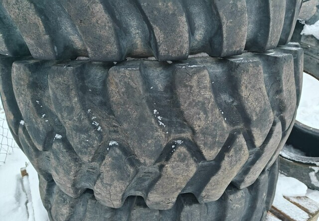 Mitas 405/70-24 - MPT-04 rengassarja - Neumático para Maquinaria de construcción: foto 5 Mitas 405/70-24 - MPT-04 rengassarja - Neumático para Maquinaria de construcción: foto 5