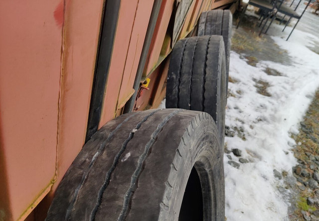 Renkaat 5 kpl koko 205/65R17.5 - Neumático para Maquinaria agrícola: foto 3 Renkaat 5 kpl koko 205/65R17.5 - Neumático para Maquinaria agrícola: foto 3