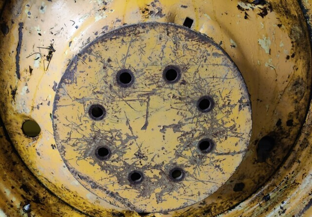 Traktorin renkaat 13.6/12x38 vanteilla - Neumático para Tractor: foto 5 Traktorin renkaat 13.6/12x38 vanteilla - Neumático para Tractor: foto 5