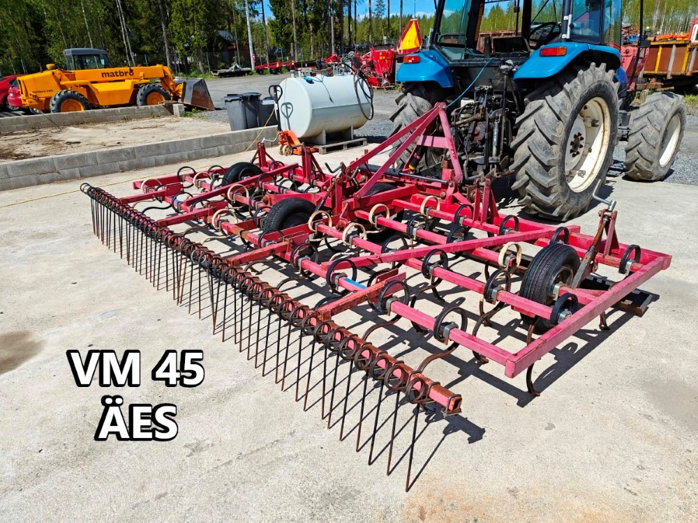 VM 450 cm, hydraulisesti taittuva, etulana ja jälkihara, katso video! - Grada de púas: foto 1 VM 450 cm, hydraulisesti taittuva, etulana ja jälkihara, katso video! - Grada de púas: foto 1